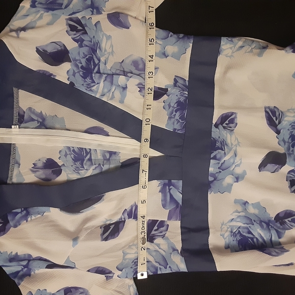 Floral V-neck Maxidress - Picture 5 of 8